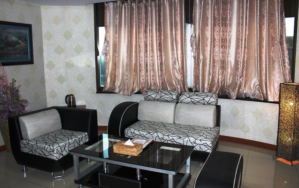 Hotel Kan Kaw Янгон Экстерьер фото