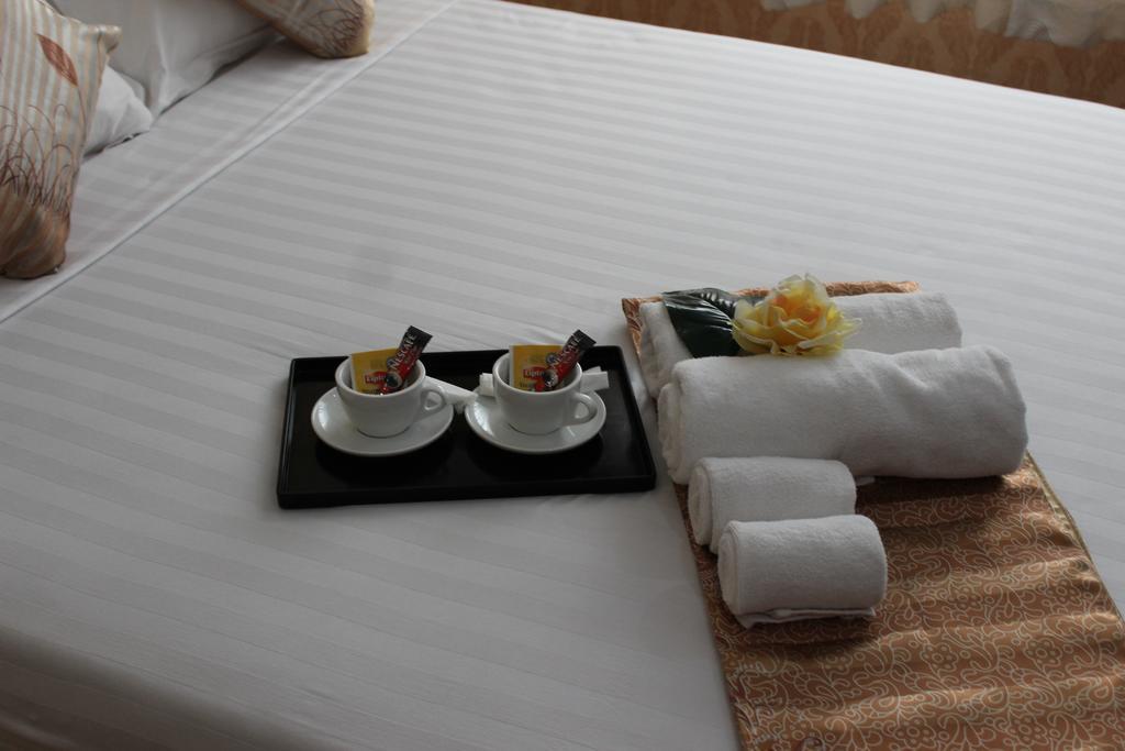 Hotel Kan Kaw Янгон Экстерьер фото