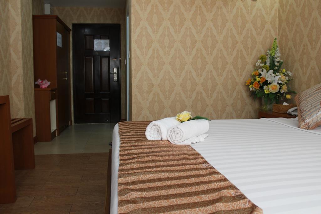 Hotel Kan Kaw Янгон Экстерьер фото